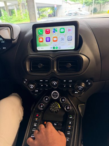 Aston Martin Vantage 2019 Installation Carplay et Android Auto sur Aston Martin Vantage 2019